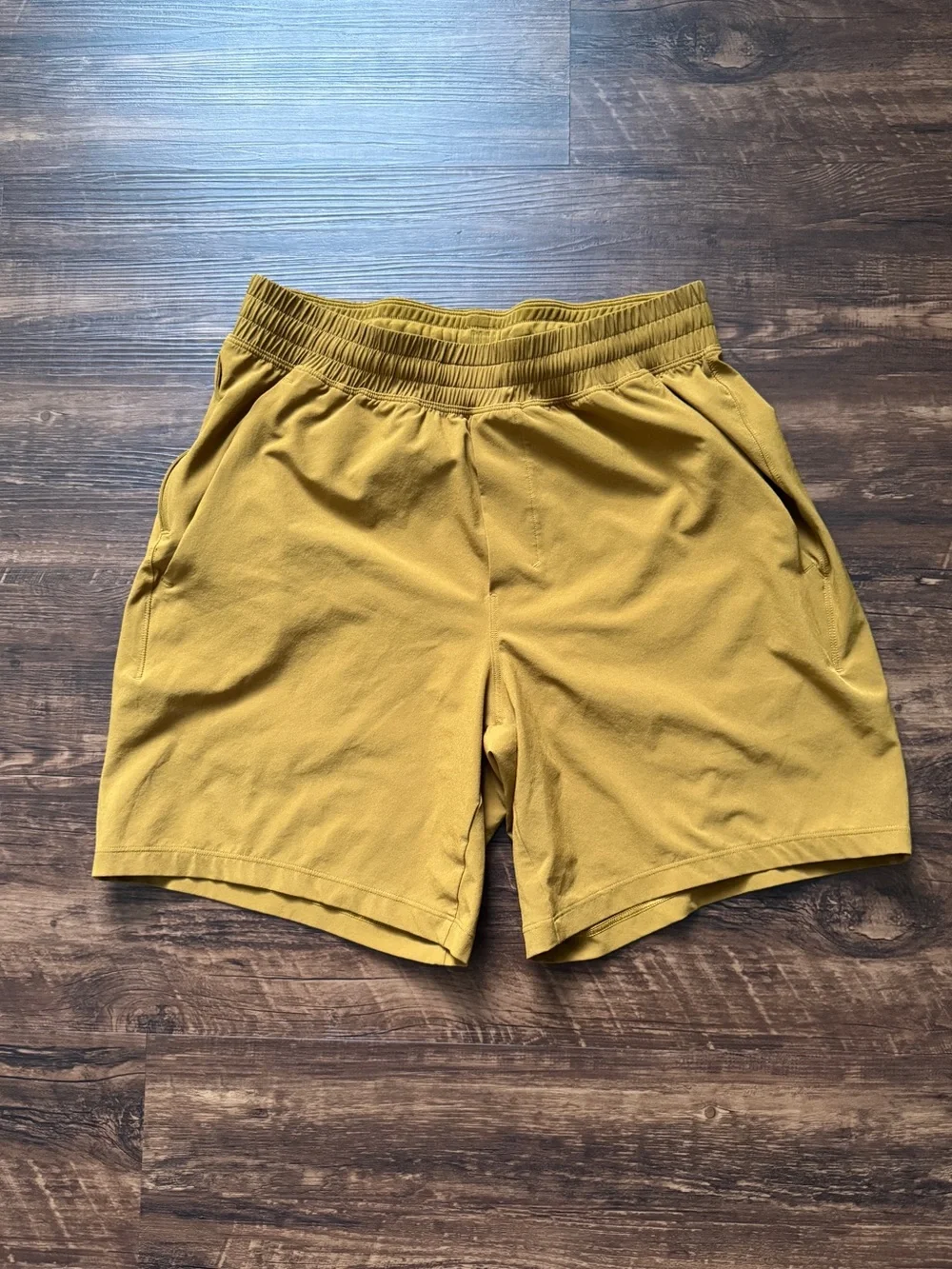 SOLD lululemon athletica Pace Breaker Linerless Athletic Short 7” in Melrose Tan - Picture 2 of 7